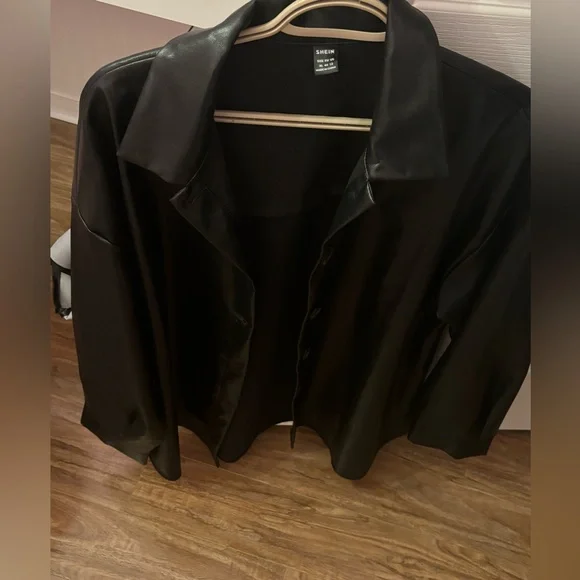 Leather jacket - Picture 2 of 4